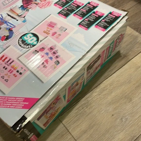 LOL OMG MALL NWOT - Picture 3 of 14